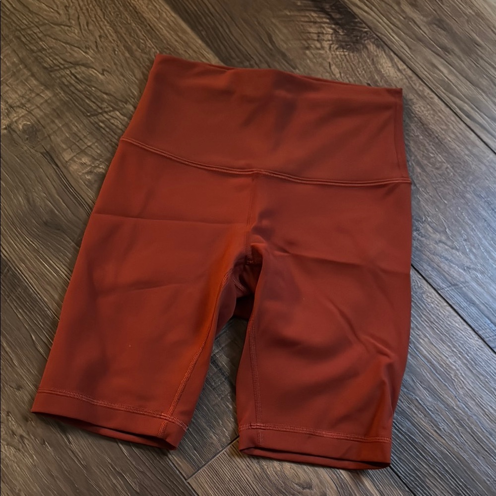 Lululemon Wunder Train High-Rise Short 8”